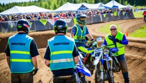 Freiwilligenarbeit bei professionellen Motocross-Events